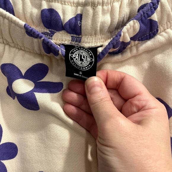 PacSun Size XS / S Purple Daisy Crop Top and Sweatpants *Minor Flaw* - Picture 8 of 10